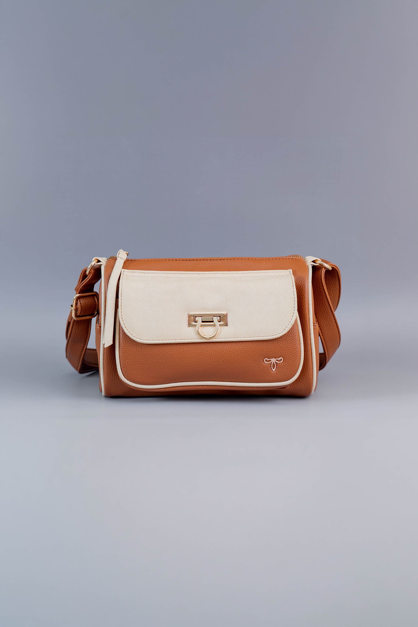 Esther Camera Bag in Brown
