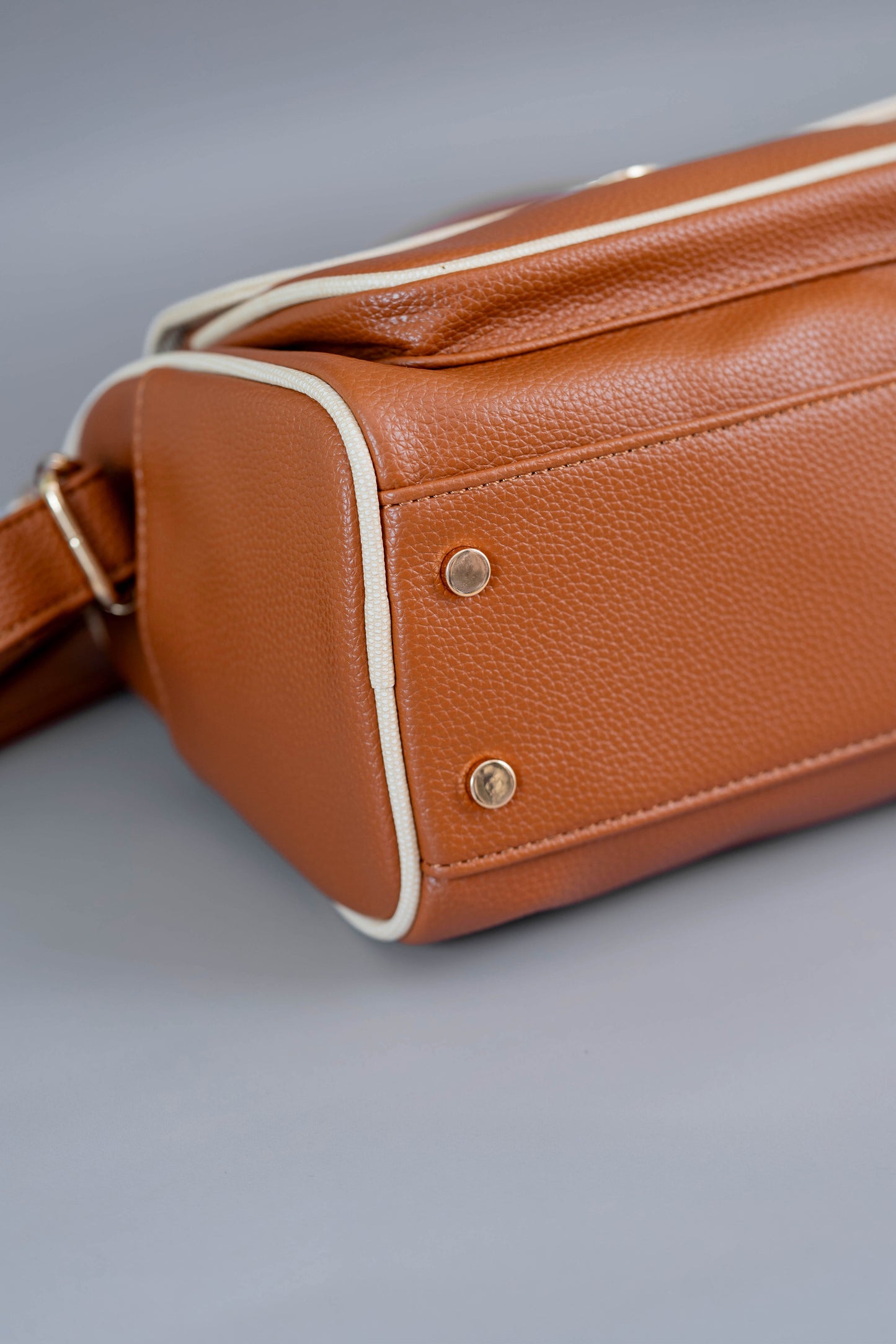 Esther Camera Bag in Brown